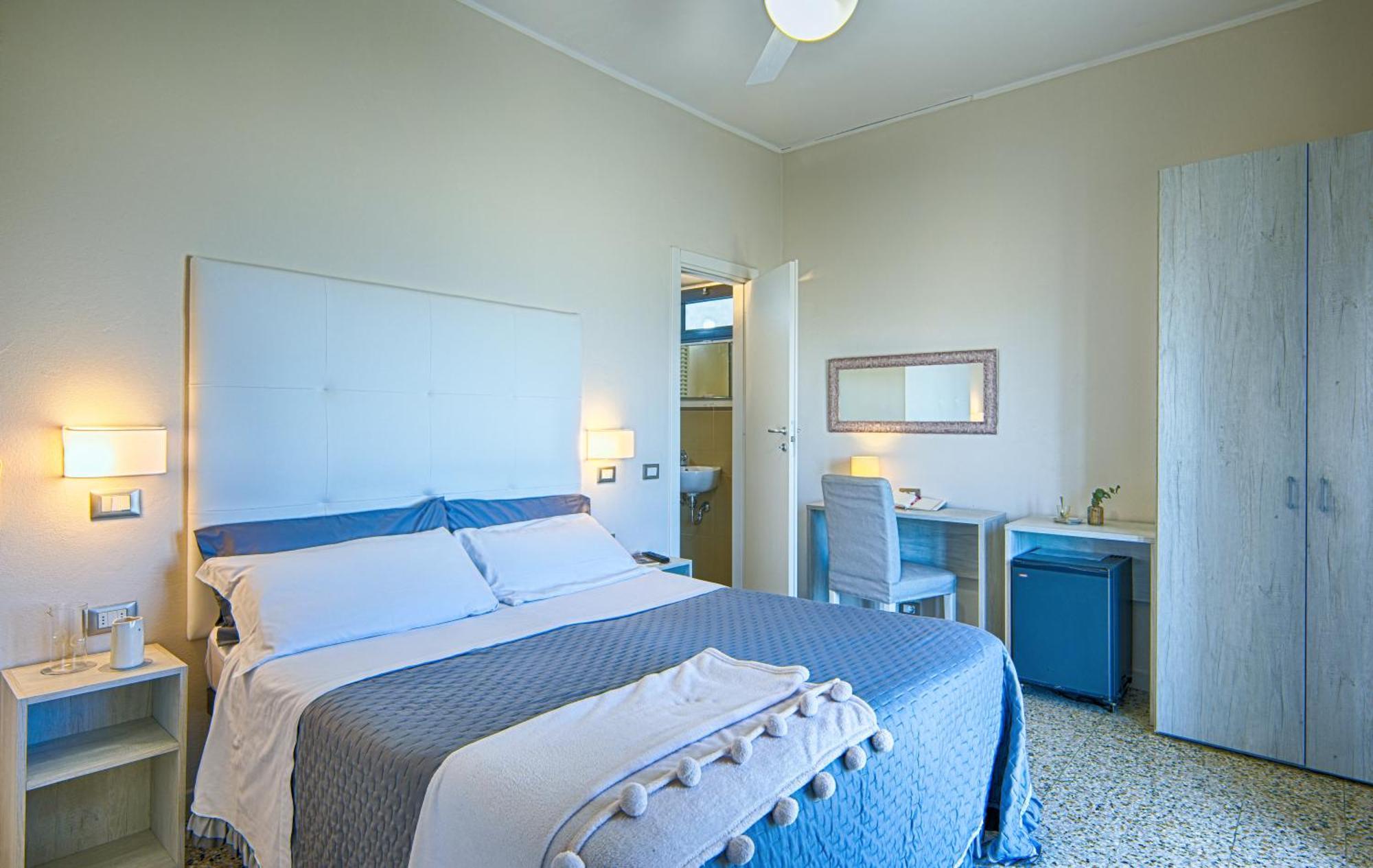 Hotel Deanna เบลลาเรีย-อีเจอา มารีนา ภายนอก รูปภาพ