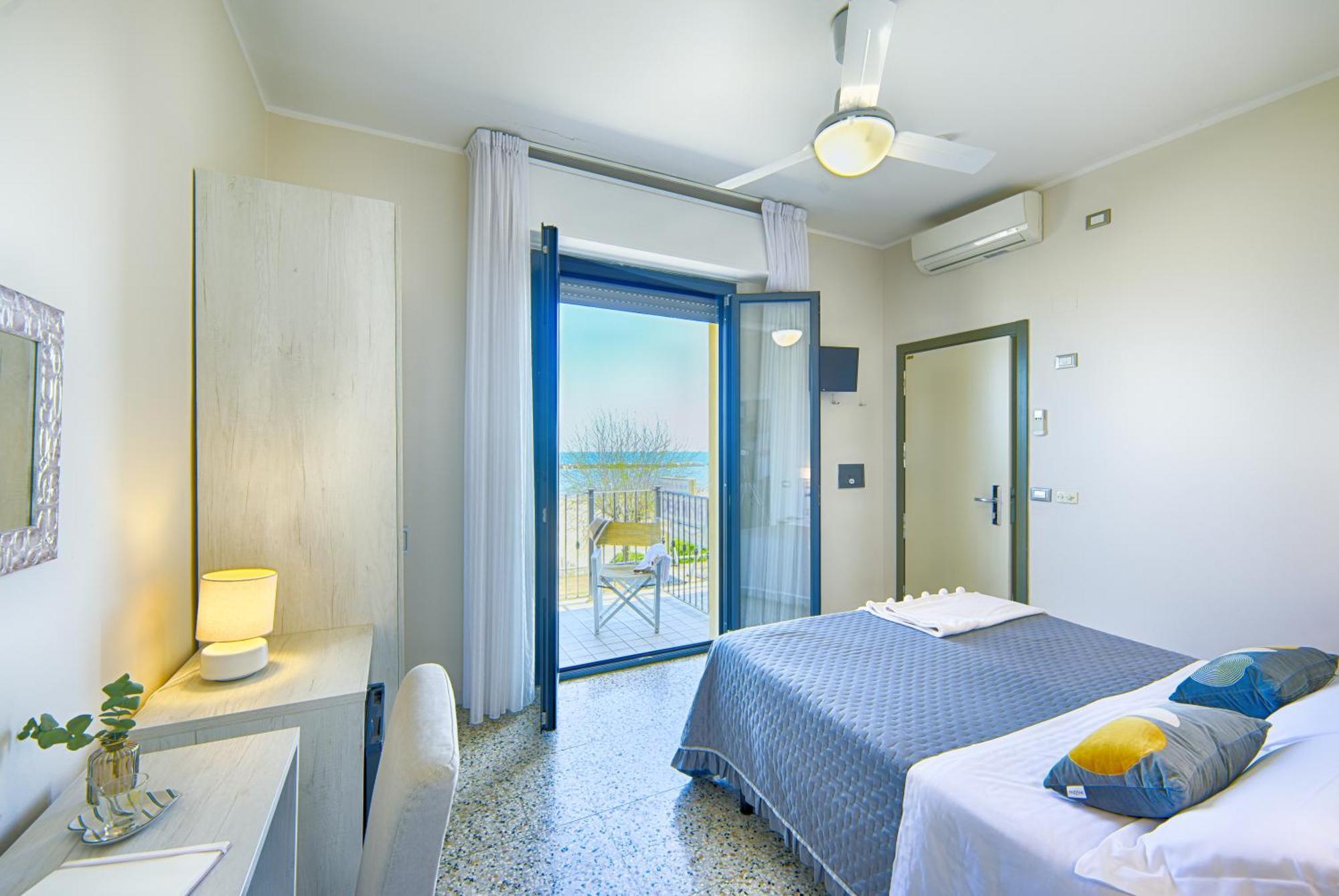 Hotel Deanna เบลลาเรีย-อีเจอา มารีนา ภายนอก รูปภาพ