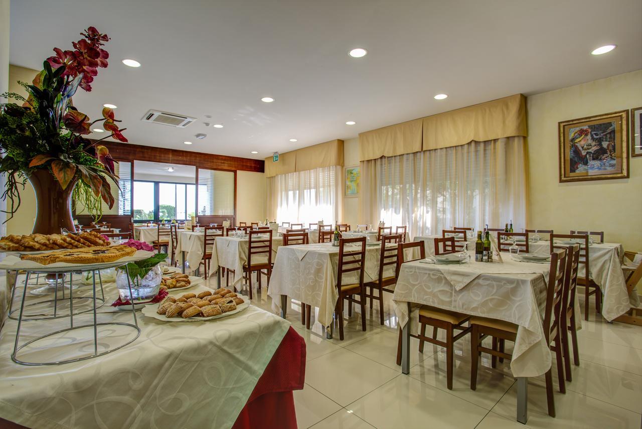 Hotel Deanna เบลลาเรีย-อีเจอา มารีนา ภายนอก รูปภาพ