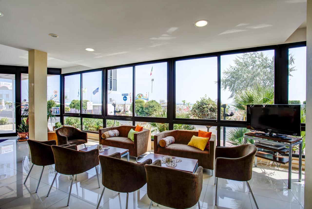 Hotel Deanna เบลลาเรีย-อีเจอา มารีนา ภายนอก รูปภาพ