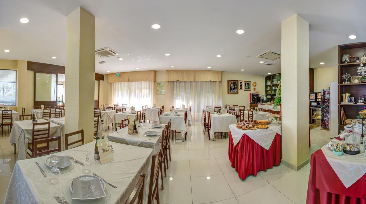 Hotel Deanna เบลลาเรีย-อีเจอา มารีนา ภายนอก รูปภาพ