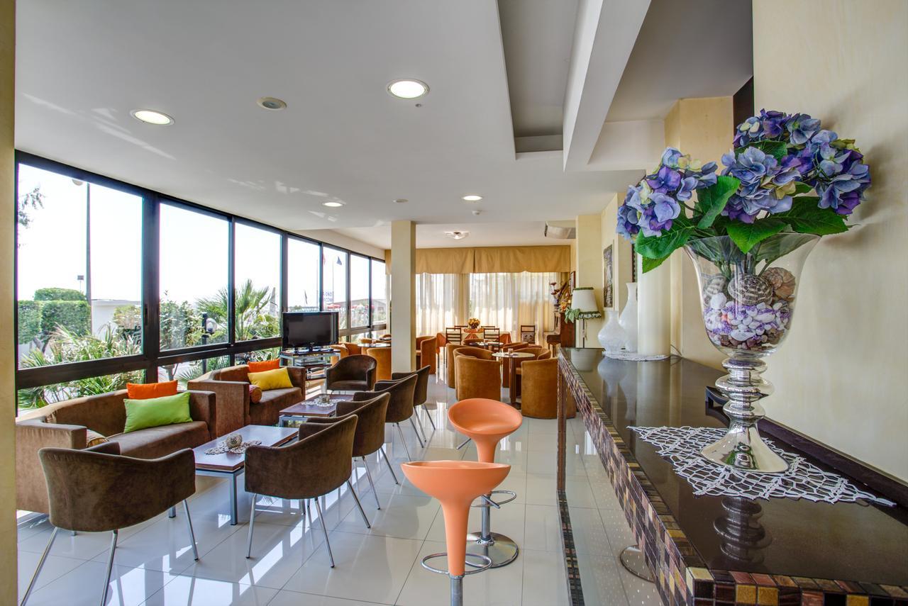 Hotel Deanna เบลลาเรีย-อีเจอา มารีนา ภายนอก รูปภาพ