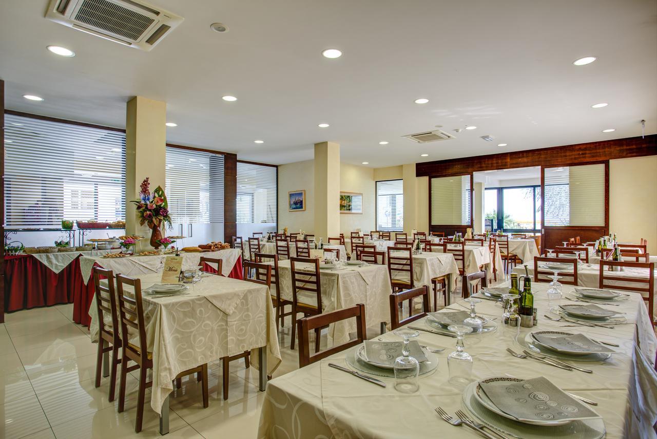Hotel Deanna เบลลาเรีย-อีเจอา มารีนา ภายนอก รูปภาพ